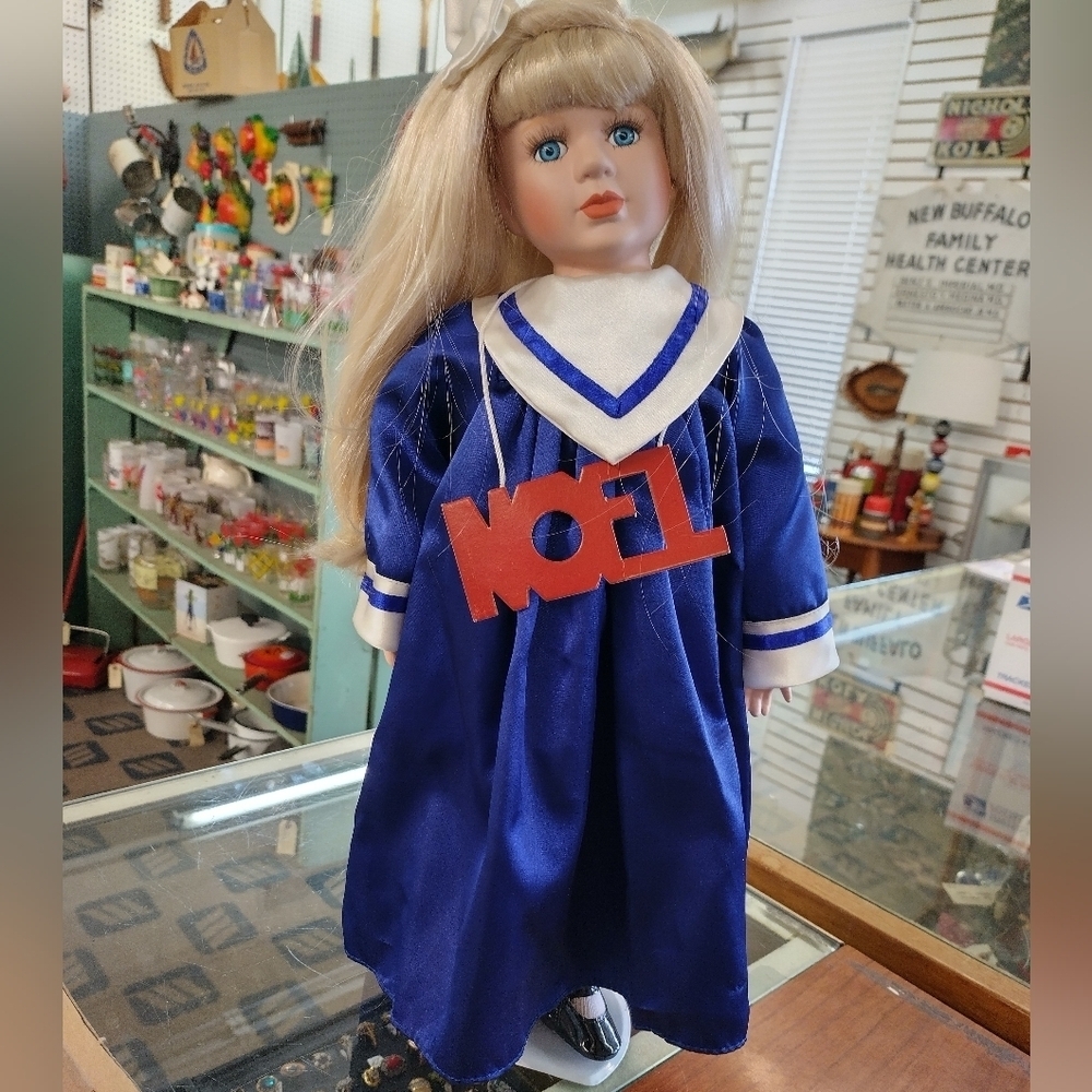 House of Lloyd Christmas Around the World Doll